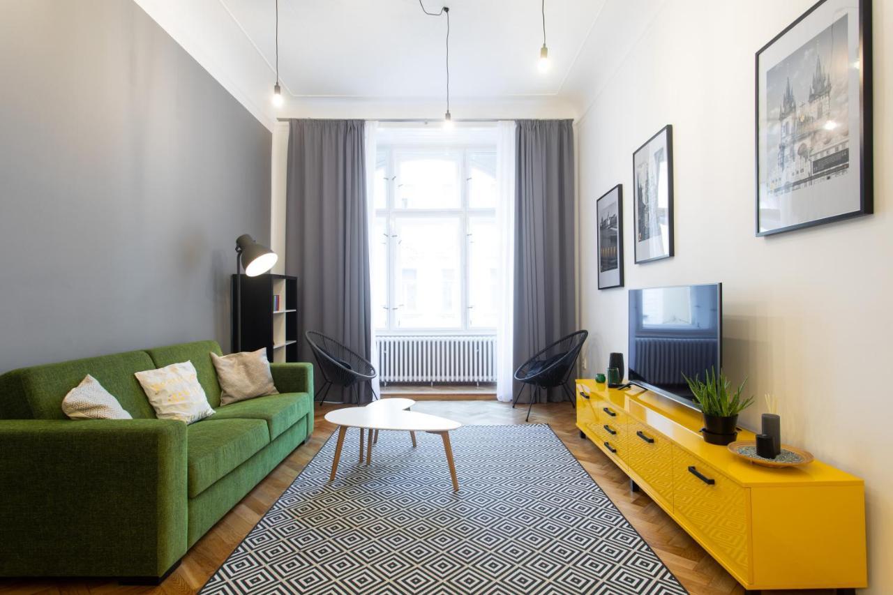 Spacious Apartments Near The River Prague Exterior photo